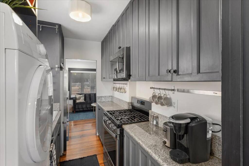 Craftsman Bungalow- University Heights 2br Holiday home